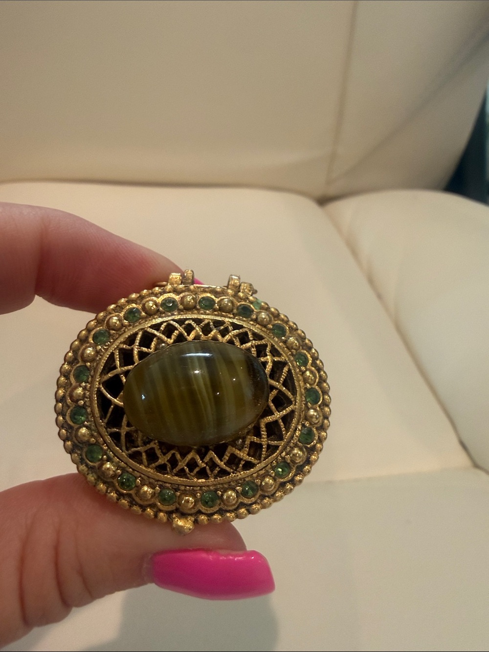Vintage Gold-Tone Cabochon green stone  Filigree trinket- box. Unsigned